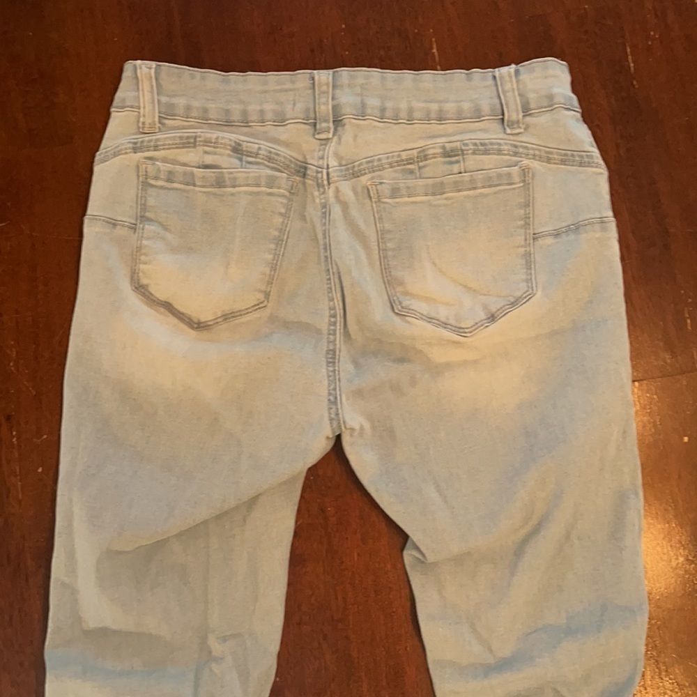 Light Washed Ripped Skinny Jeans - Picture 5 of 6